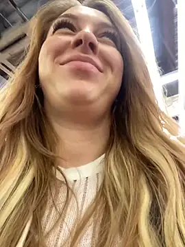 Snapshot of Sweet___Emily chatting on February 2025 03:07:01 PM Sweet Emily online show from February 2025 03:07:01 PM