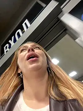 Snapshot of Sweet___Emily chatting on February 2025 08:34:02 PM Sweet Emily online show from February 2025 08:34:02 PM