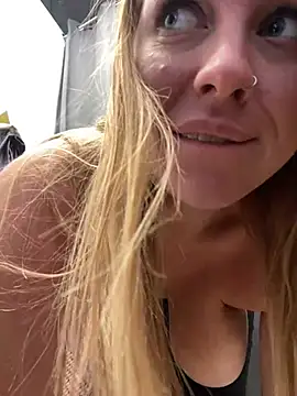 Snapshot of Sweet___Emily chatting on March 2025 08:19:02 AM Sweet Emily online show from March 2025 08:19:02 AM