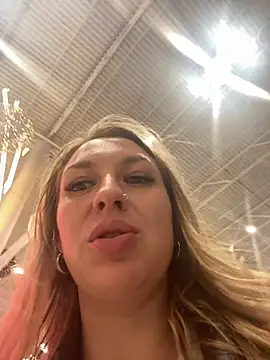 Snapshot of Sweet___Emily chatting on November 2025 01:04:01 PM Sweet Emily online show from November 2025 01:04:01 PM
