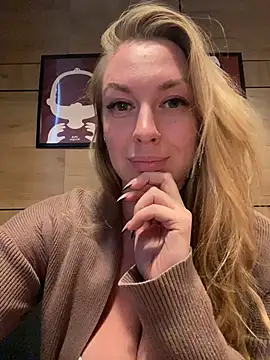 Snapshot of Sweet___Emily chatting on June 2026 04:05:02 PM Sweet Emily online show from June 2026 04:05:02 PM