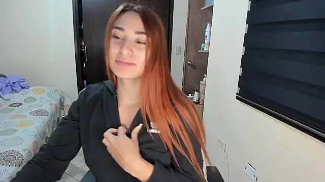 Amy Walker online show from October 2025 08:15:01 PM