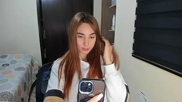 Amy Walker online show from October 2025 04:37:01 PM