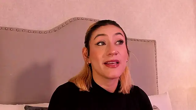 Emily robertss online show from September 2025 03:11:02 AM