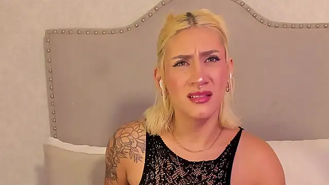 Emily robertss online show from November 2025 03:05:01 AM