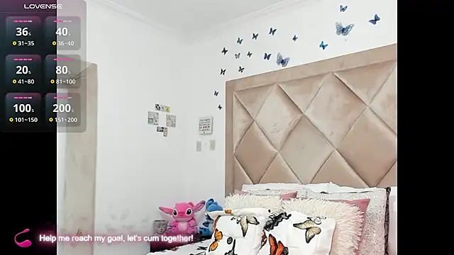 Snapshot of vayolettelove chatting on December 2024 08:51:02 PM vayolettelove online show from December 2024 08:51:02 PM