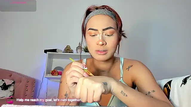 Snapshot of vayolettelove chatting on January 2025 07:04:02 PM vayolettelove online show from January 2025 07:04:02 PM