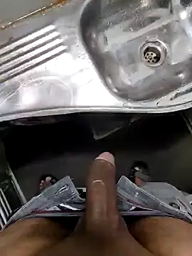 Snapshot of KingCobraClassy chatting on January 2025 12:07:02 PM KingCobraClassy online show from January 2025 12:07:02 PM