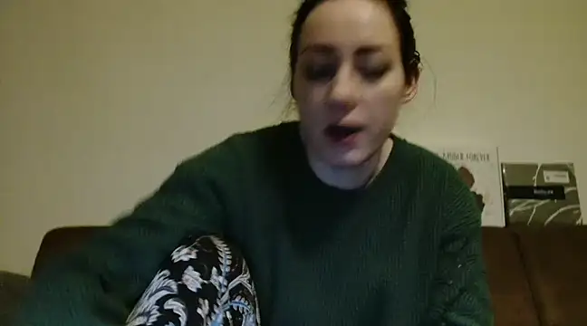 Snapshot of Jasmin-White chatting on December 2024 10:32:01 PM Jasmin-White online show from December 2024 10:32:01 PM