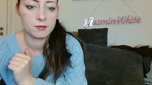 Snapshot of Jasmin-White chatting on April 2026 12:40:02 PM Jasmin-White online show from April 2026 12:40:02 PM