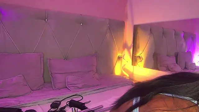 Snapshot of FiorelaLenin chatting on February 2026 03:22:01 PM FiorelaLenin online show from February 2026 03:22:01 PM