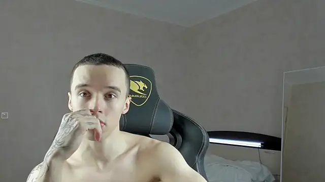 Snapshot of MasonWarholl chatting on December 2024 08:47:02 PM MasonWarholl online show from December 2024 08:47:02 PM