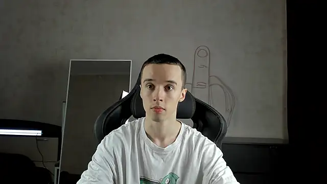 Snapshot of MasonWarholl chatting on January 2025 01:53:01 AM MasonWarholl online show from January 2025 01:53:01 AM