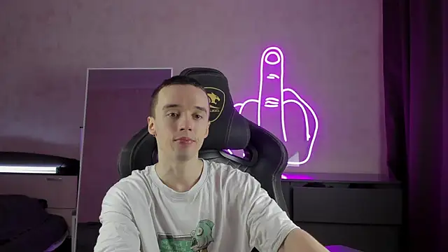 Snapshot of MasonWarholl chatting on January 2025 05:43:02 PM MasonWarholl online show from January 2025 05:43:02 PM