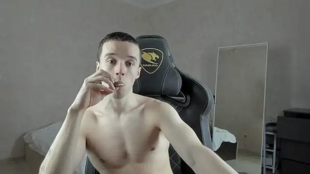 Snapshot of MasonWarholl chatting on January 2025 02:53:02 PM MasonWarholl online show from January 2025 02:53:02 PM