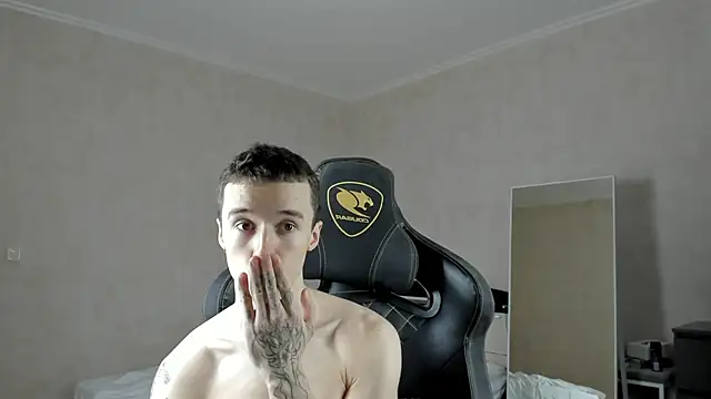 Snapshot of MasonWarholl chatting on January 2025 04:39:02 AM MasonWarholl online show from January 2025 04:39:02 AM