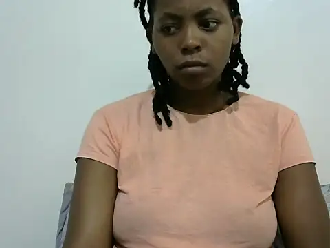 nelly shyn online show from December 2025 01:00:01 AM