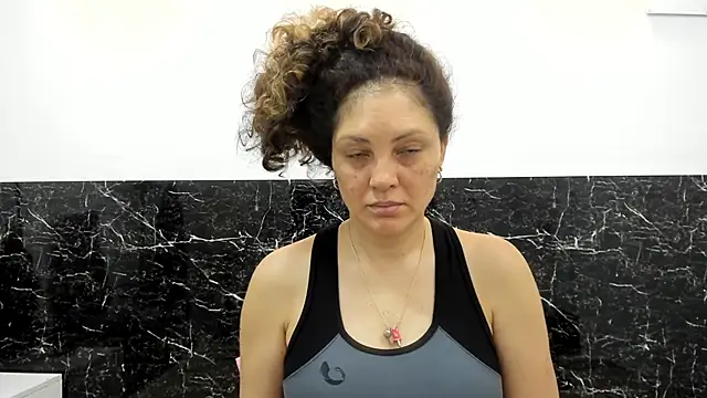 Juliabadlee online show from February 2025 12:06:02 AM