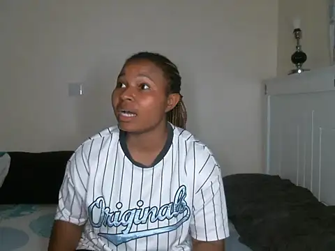 R-thequeen online show from February 2025 08:05:02 PM