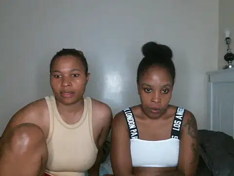 R-thequeen online show from February 2025 10:01:01 PM