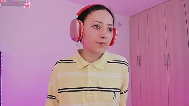 Snapshot of liaqueen610 chatting on February 2025 08:32:01 PM liaqueen610 online show from February 2025 08:32:01 PM