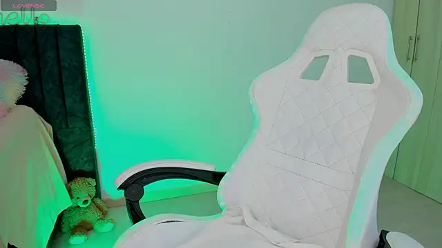 Snapshot of liaqueen610 chatting on February 2025 11:46:02 PM liaqueen610 online show from February 2025 11:46:02 PM