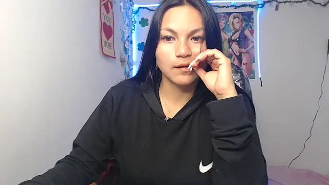 Snapshot of Zafiroweb09 chatting on December 2024 04:39:01 AM Zafiroweb09 online show from December 2024 04:39:01 AM