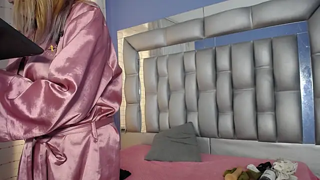 sophia ny online show from March 2025 04:43:02 PM