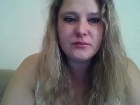 Snapshot of ParisMimi chatting on September 2025 07:32:02 AM ParisMimi online show from September 2025 07:32:02 AM