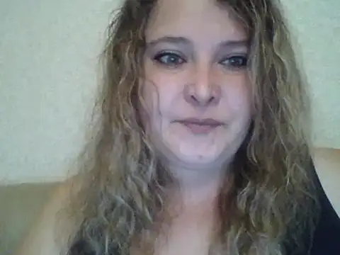 Snapshot of ParisMimi chatting on October 2025 04:32:01 AM ParisMimi online show from October 2025 04:32:01 AM