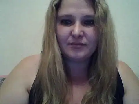 Snapshot of ParisMimi chatting on December 2025 09:32:01 PM ParisMimi online show from December 2025 09:32:01 PM