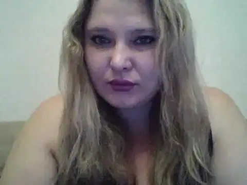 Snapshot of ParisMimi chatting on December 2025 06:44:01 AM ParisMimi online show from December 2025 06:44:01 AM