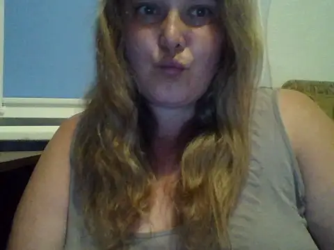 Snapshot of ParisMimi chatting on June 2026 11:31:02 PM ParisMimi online show from June 2026 11:31:02 PM