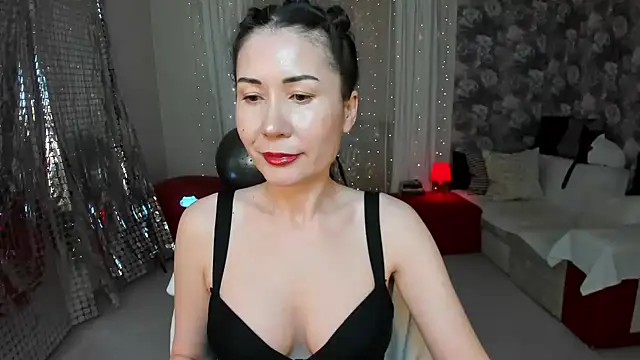 Snapshot of KarinaSweeety chatting on June 2026 08:45:02 AM KarinaSweeety online show from June 2026 08:45:02 AM