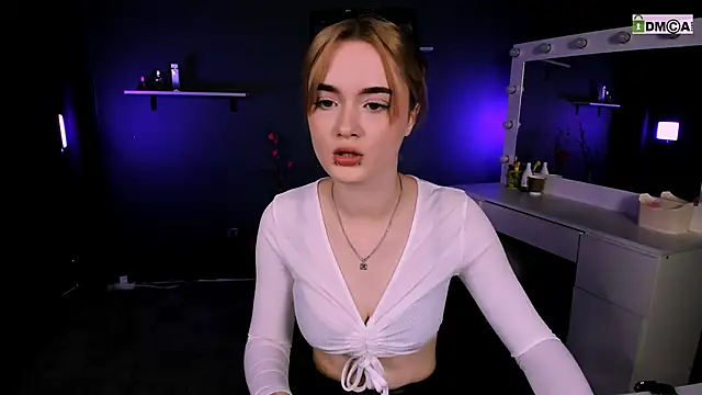 liana kisses online show from March 2025 08:22:01 PM