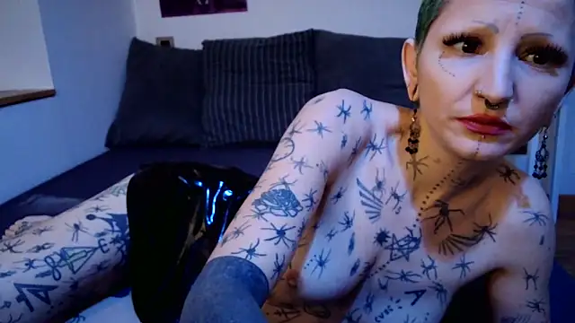 Snapshot of ValeryCrowley14 chatting on February 2026 10:03:02 AM ValeryCrowley14 online show from February 2026 10:03:02 AM