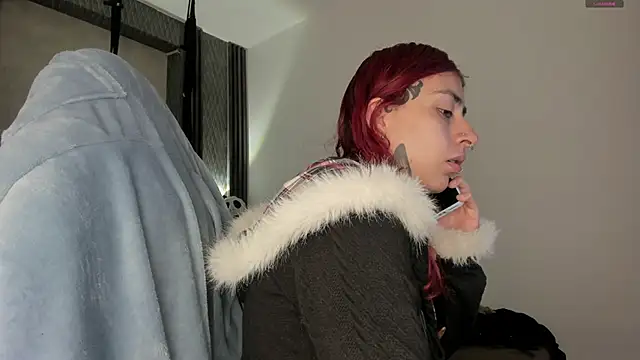 selene red  online show from November 2025 01:55:02 PM