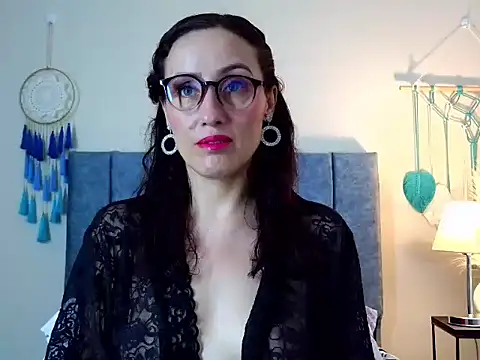 IberianMoonMK online show from October 2025 05:42:01 PM