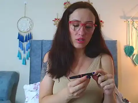 IberianMoonMK online show from December 2025 05:18:02 PM