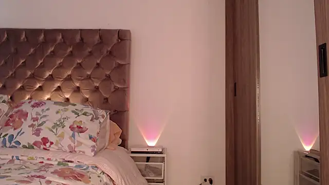 Roussmariehenao online show from December 2025 03:51:02 PM