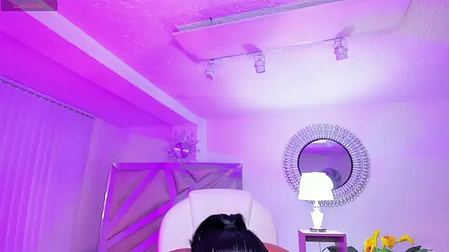 Snapshot of madisson_davon chatting on December 2024 01:54:01 PM madisson davon online show from December 2024 01:54:01 PM