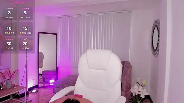 Snapshot of madisson_davon chatting on March 2025 01:40:01 PM madisson davon online show from March 2025 01:40:01 PM