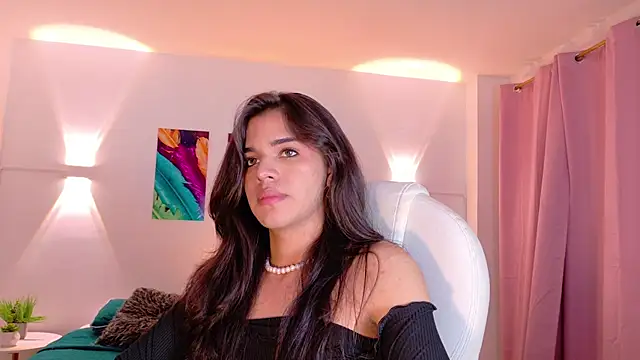 Snapshot of NoahCasstro chatting on December 2024 11:24:01 PM NoahCasstro online show from December 2024 11:24:01 PM