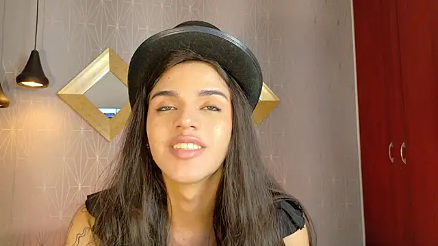 Snapshot of NoahCasstro chatting on December 2024 10:35:02 PM NoahCasstro online show from December 2024 10:35:02 PM