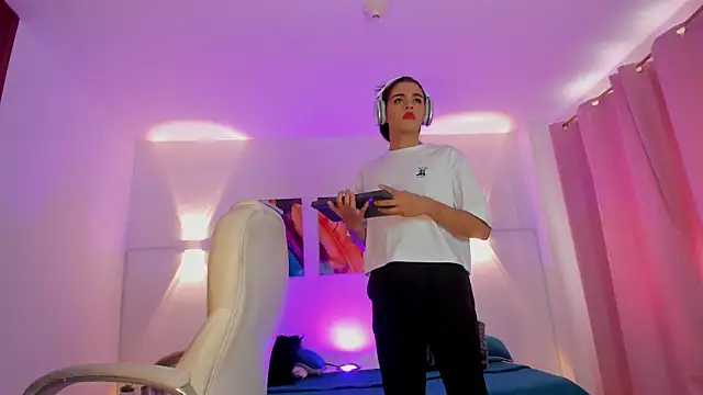 Snapshot of NoahCasstro chatting on January 2025 07:05:01 PM NoahCasstro online show from January 2025 07:05:01 PM