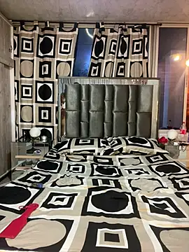 Snapshot of Lya-Kasandra chatting on March 2025 02:07:02 AM Lya-Kasandra online show from March 2025 02:07:02 AM