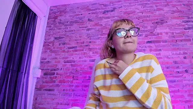 Snapshot of Sweet_Namii chatting on January 2025 02:30:01 AM Sweet Namii online show from January 2025 02:30:01 AM