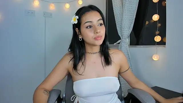 Snapshot of julia_strauns chatting on December 2024 09:00:01 AM julia strauns online show from December 2024 09:00:01 AM