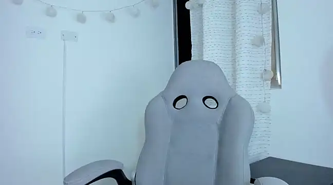 Snapshot of julia_strauns chatting on December 2024 02:53:01 AM julia strauns online show from December 2024 02:53:01 AM