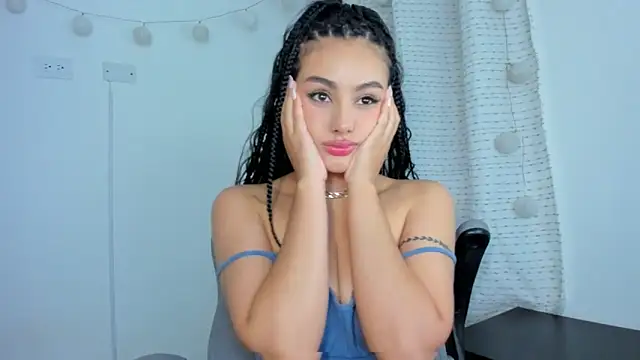 Snapshot of julia_strauns chatting on January 2025 05:14:01 AM julia strauns online show from January 2025 05:14:01 AM